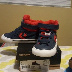 INFANT CONVERSE SIZE 7